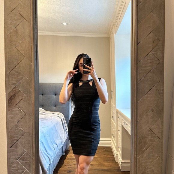 Black Bodycon dress by Guess - Picture 3 of 5